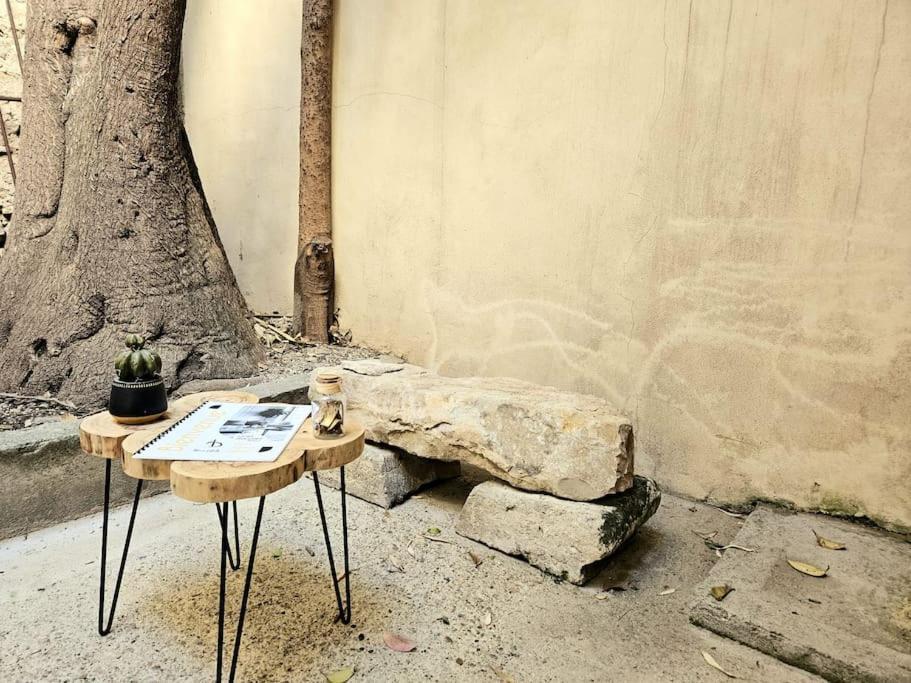 La Patio - Coeur De Ville - Clim Nîmes Kültér fotó